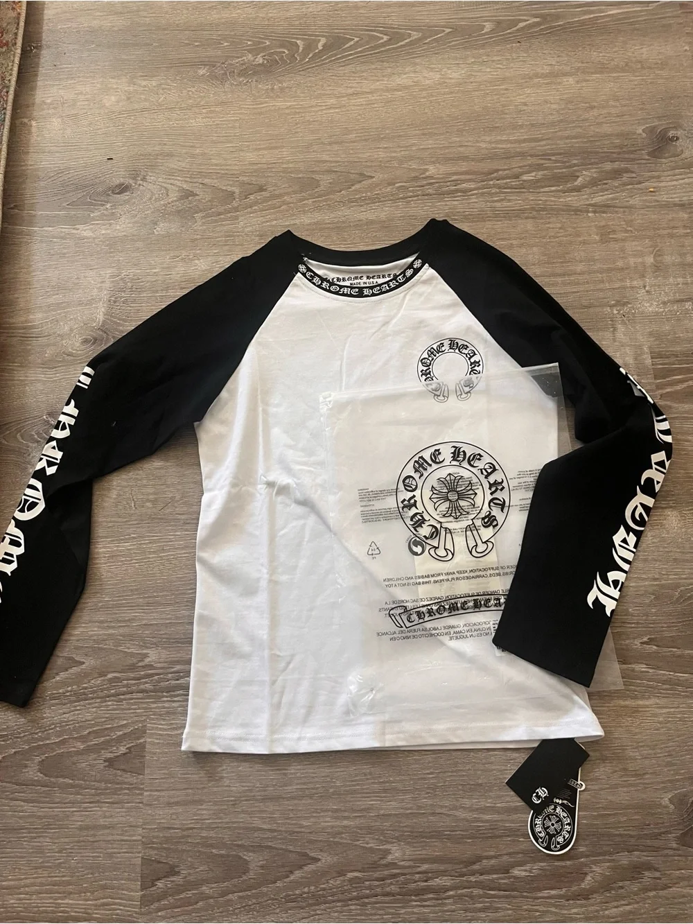 mens Black & White Raglan Long-Sleeve Graphic Tee